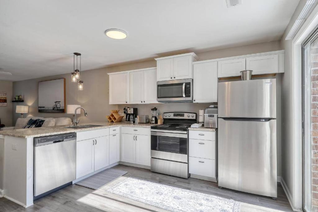 Appartement Stylish Haven New Walk To The Ocean Smart Tvs Wifi à Myrtle Beach Extérieur photo