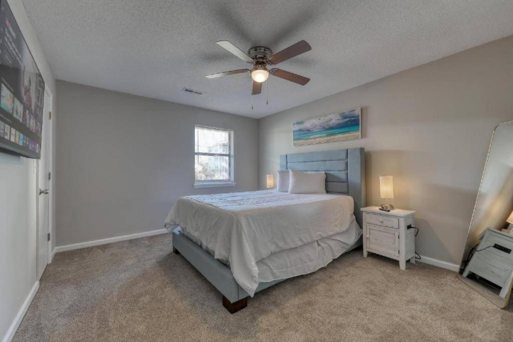 Appartement Stylish Haven New Walk To The Ocean Smart Tvs Wifi à Myrtle Beach Extérieur photo
