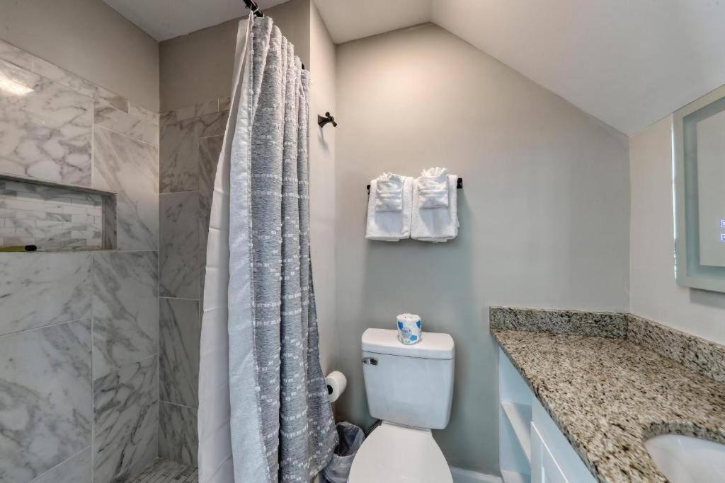 Appartement Stylish Haven New Walk To The Ocean Smart Tvs Wifi à Myrtle Beach Extérieur photo