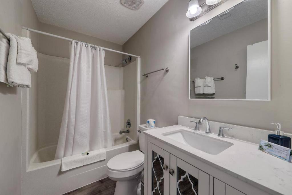 Appartement Stylish Haven New Walk To The Ocean Smart Tvs Wifi à Myrtle Beach Extérieur photo